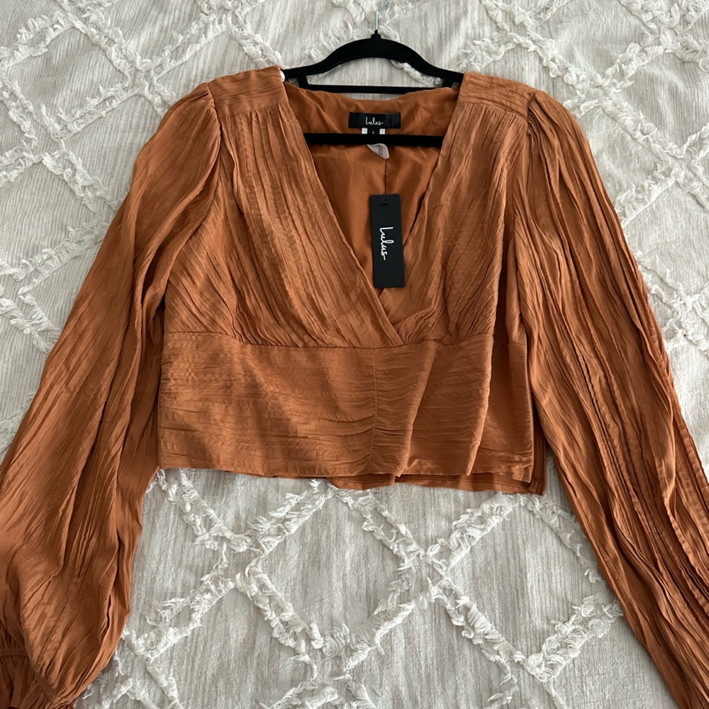 Lulu’s long sleeve crop top NWT